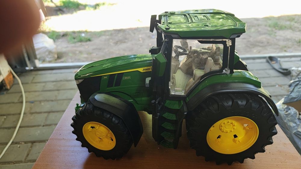Bruder traktor john deere