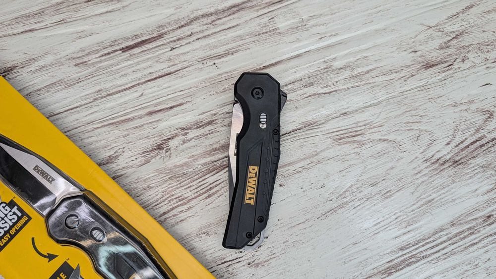Ніж складний DeWalt DWHT10911