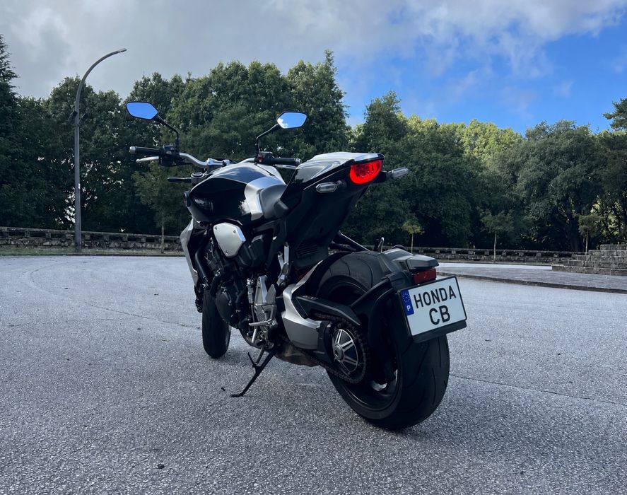 Honda c1000r neo sport cafe