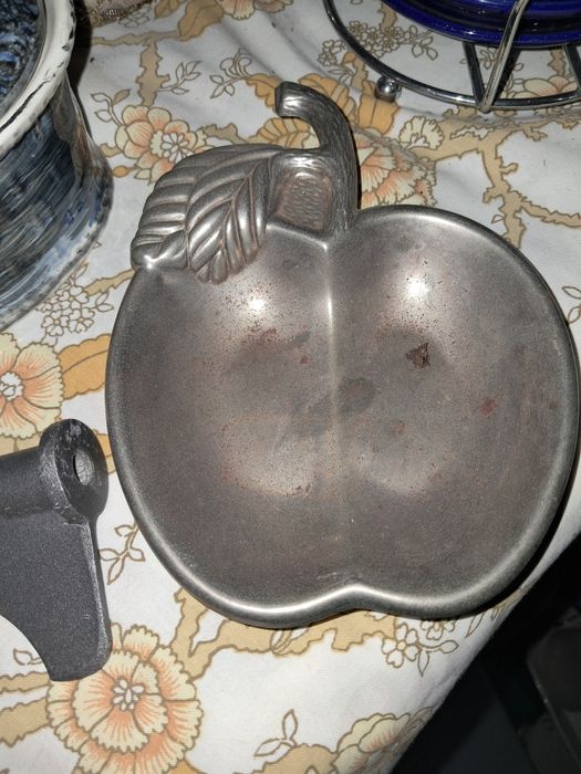 Saboneteira em estanho