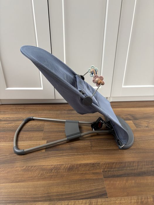 Leżaczek BabyBjörn Bliss Mesh niemowlę wyprawka