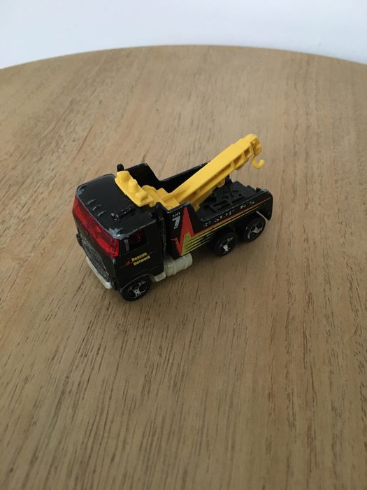 Hot wheels 1981 tow truck rescue network