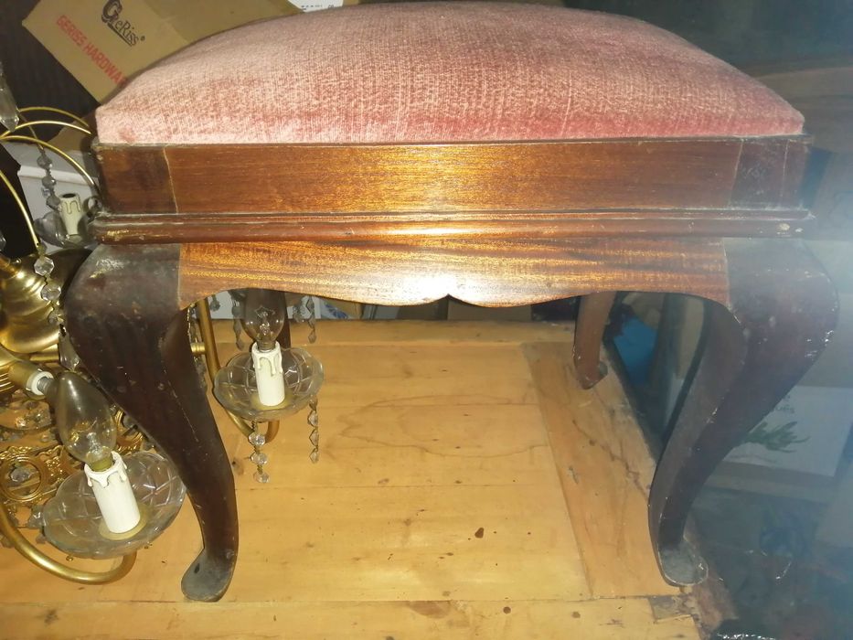Quarto antigo para restauro