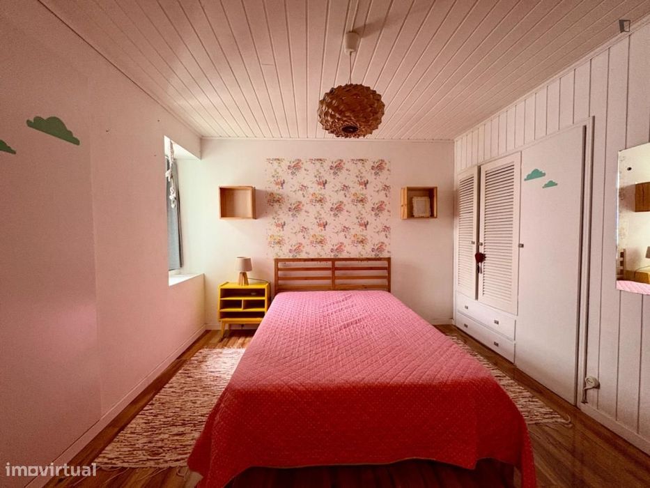 Quarto - localizado em Ponta delgada