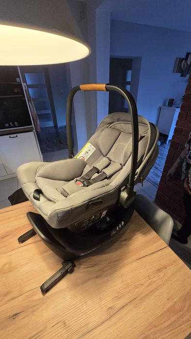 Fotelik nosidełko z bazą isofix Nuna Pipa Next