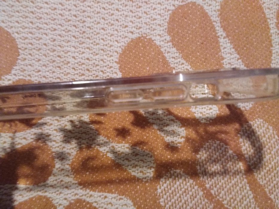 Очень красивый яркий нестандартный чехол на Айфон 14+