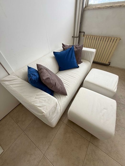 Sofá IKEA KLIPPAN + 2 Puffs/Repousa-pés + Almofadas