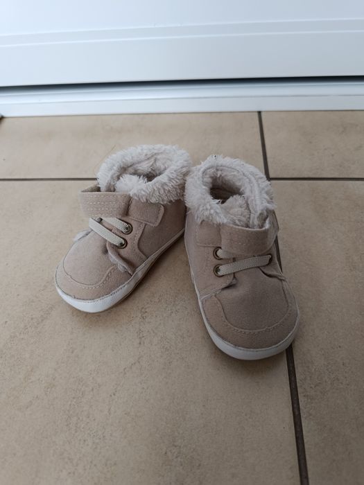 Buciki niemowlęce niechodki 6-9 miesięcy 12 cm 18/19