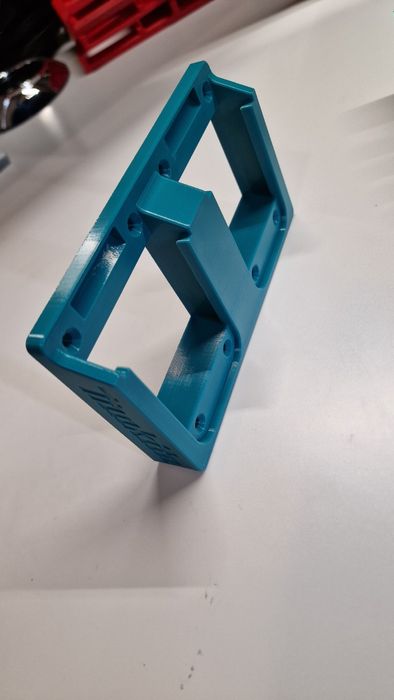 3д друк Держатель адаптер для  Макита  аккумуляторов Makita Milwaukee