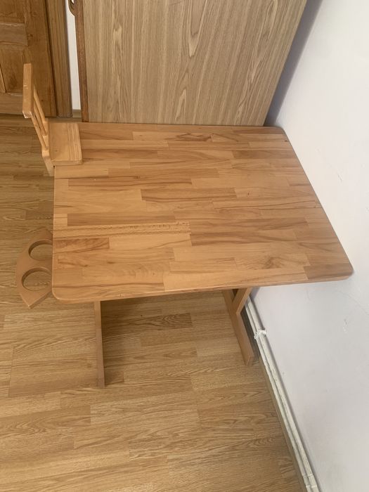 Продаю дитячий стіл парту