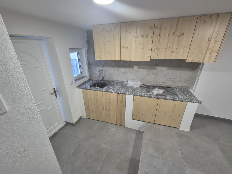 Moradia em pedra renovada T2/ 2 T1 Investimento ou Habitação (Gerês)