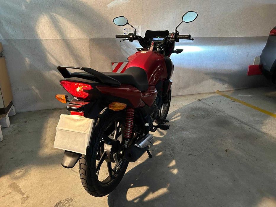 CB125F como nova