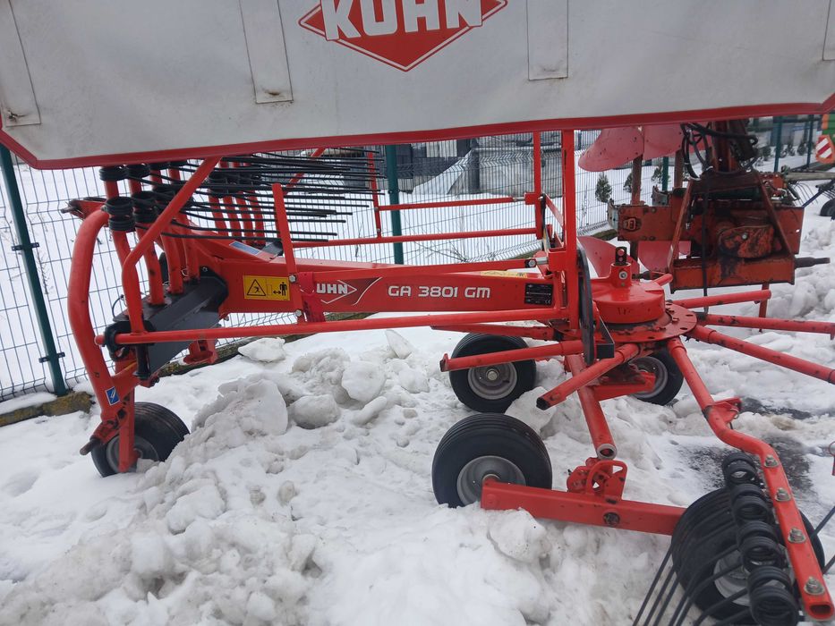 Zgrabiarka kuhn 3801 Gm claas Ga 4201  sprowadzona przewracarka