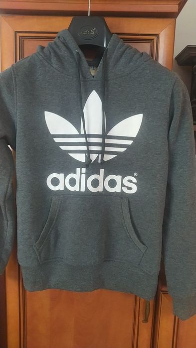 Bluza Adidas  z kapturem w stanie idealnym Rozm S
