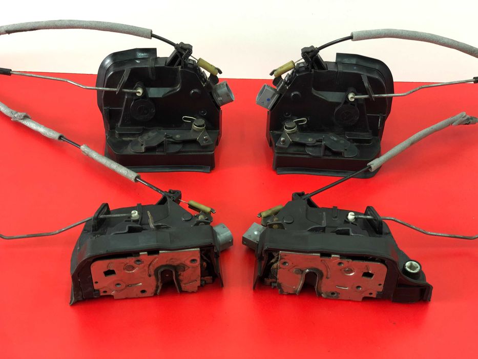 Замок двери дверей BMW X5 E53 E70 ляды БМВ Х5 Е53 Е70 крышки багажника