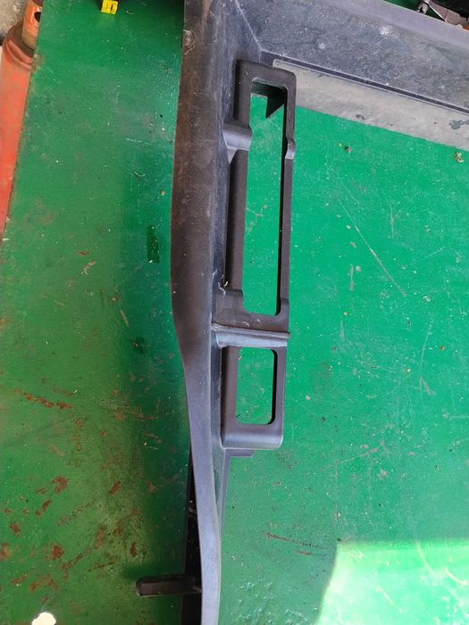 Sprzedam wlot chłodnic Renault megane IV scenic IV 215595656r