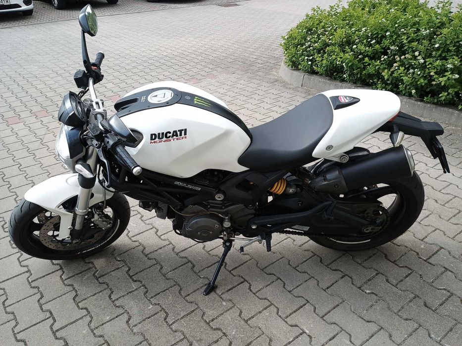 Ducati Monster 696