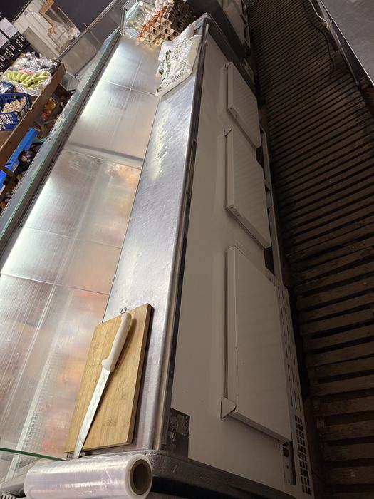 Холодельник витрина