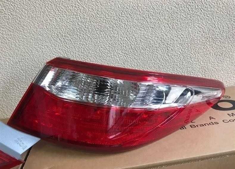 Ліхтар Toyota Camry 55-USA запчастини кемрі 55- Фонарь Camry 55-50