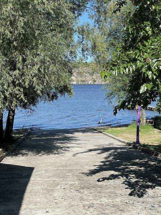 База відпочинку на Дністрі. Басейн. Село Вороновиця