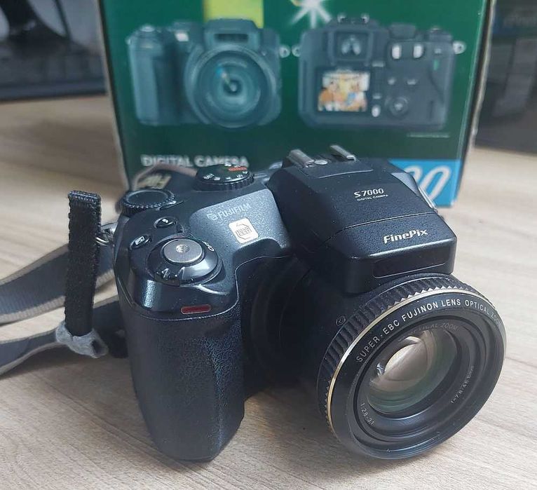 Aparat Fuji FinePix s7000 uszkodzony
