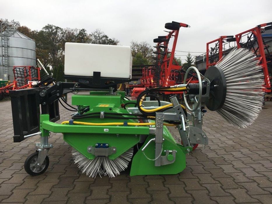 Zamiatarka Hydrauliczna Avant euro weidemann Volvo caterpillar cat