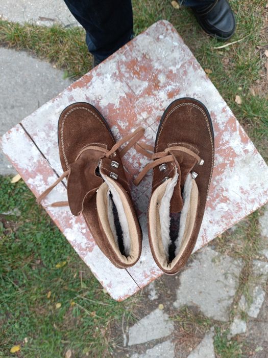 Продам чоловічі ботінки 1000гр