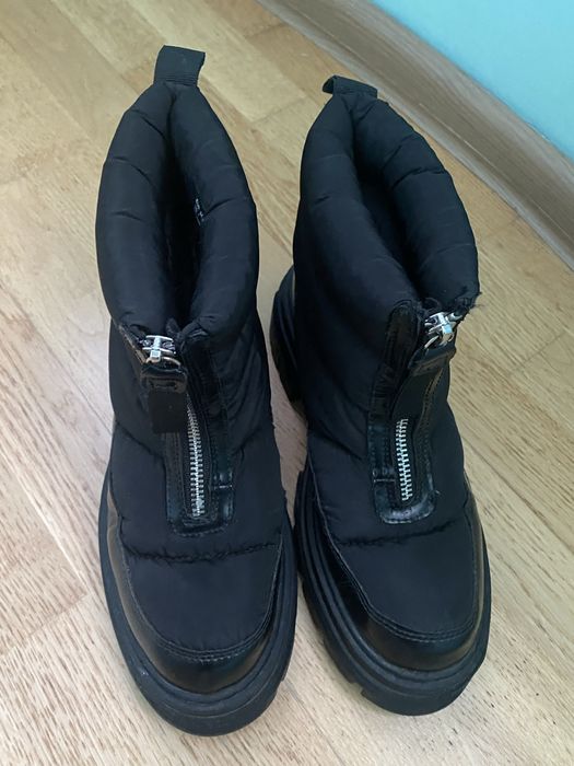 Взуття чоботи угі H&M