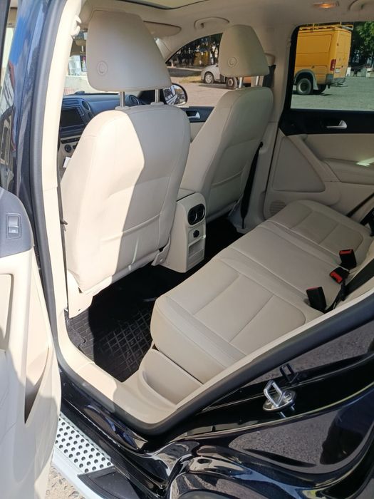 Volkswagen Tiguan 2016 VIN WVGRV7AX5HK015909 фото оголошення 8 з 9
