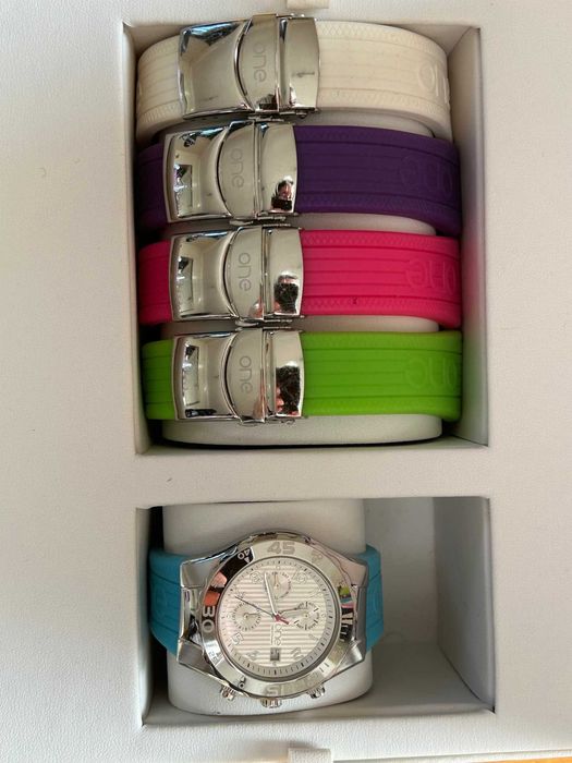Relógio de Marca One - Conjunto