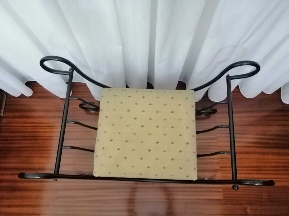 Cadeira em Ferro64409391407618122