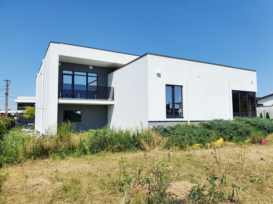 Продам дом с ремонтом Новоалександровка