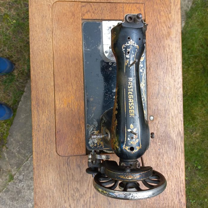 Zabytkowa maszyna do szycia