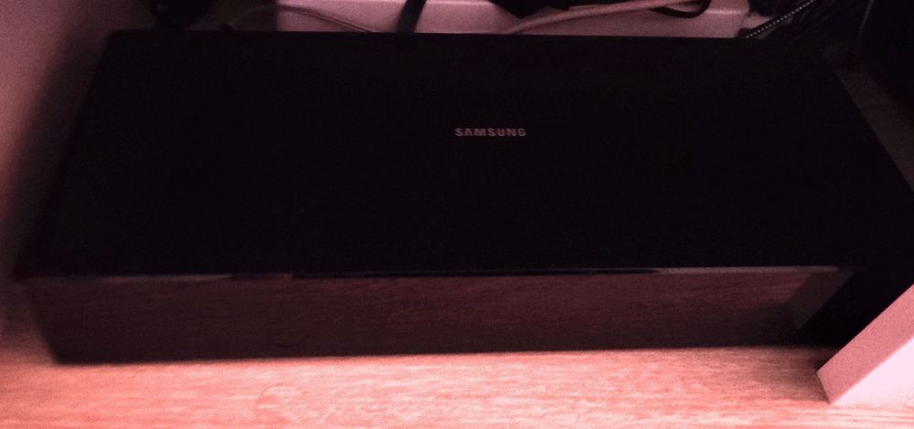 TV Samsung The Frame 50'' 2021 c/Moldura (c/defeito no ecrã)