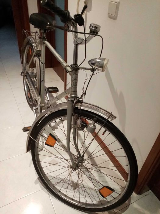 bicicleta vintage pasteleira