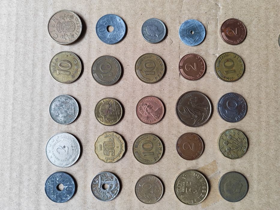 Lote +90 moedas antigas de vários países - coleção