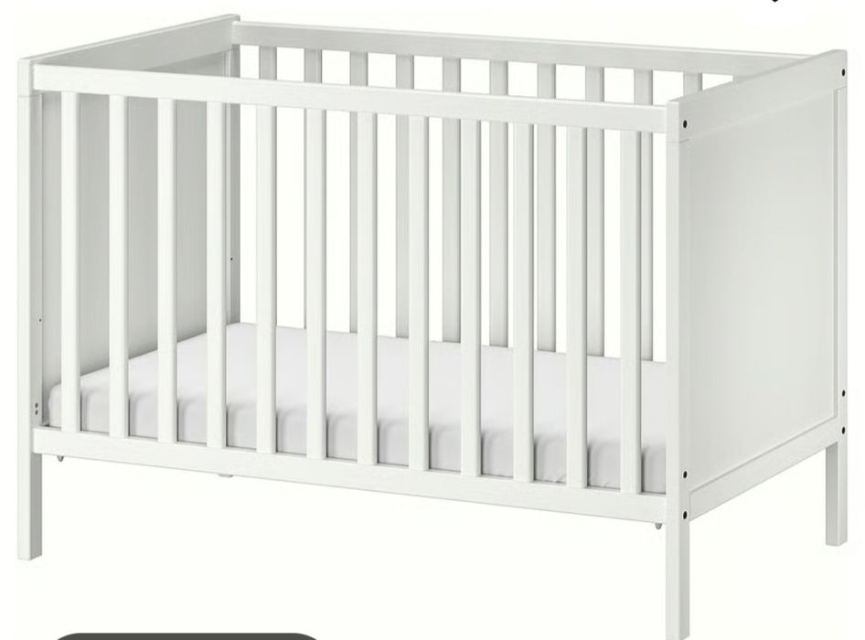 Cama de bebé ikea + colchão
