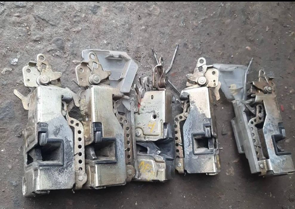 Замок дверей т4 ручка дверна т4 скло підйомник т4 замок т4 ручка т4