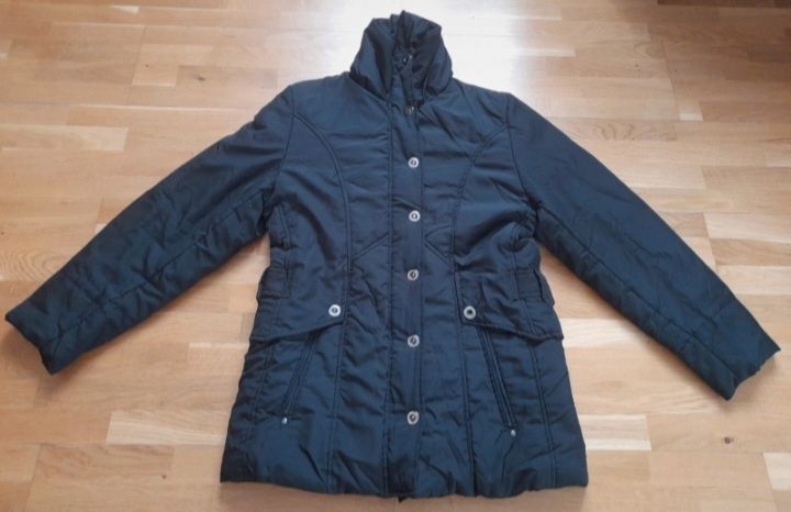 Czarna kurtka zimowa