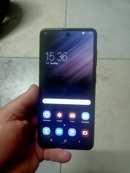 Телефон целый, рабочий, китайский.