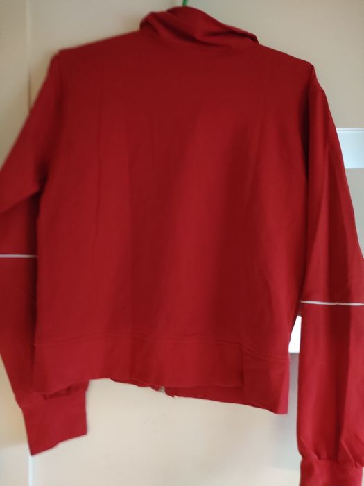 Czerwona bluza Nike