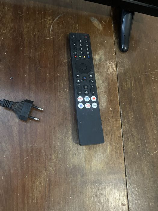 TV CTL 55” – Ecrã Quebrado – Com Comando 15