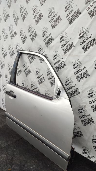 Дверка передня права MB C-class w202