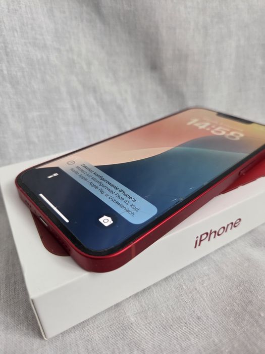 IPhone 13 czerwony