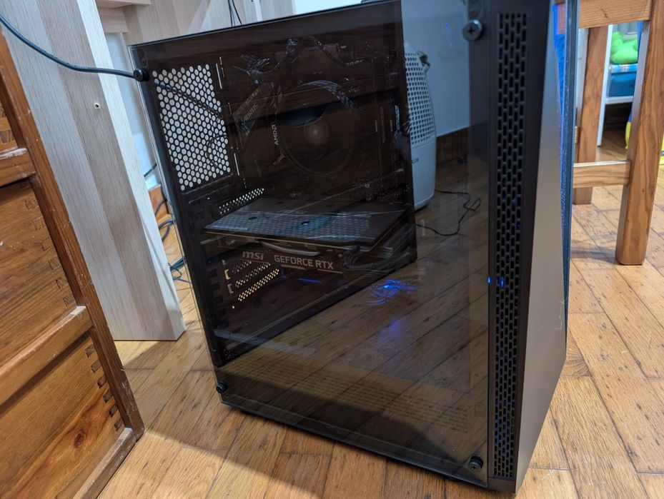 PC Desktop + Rato e Teclado