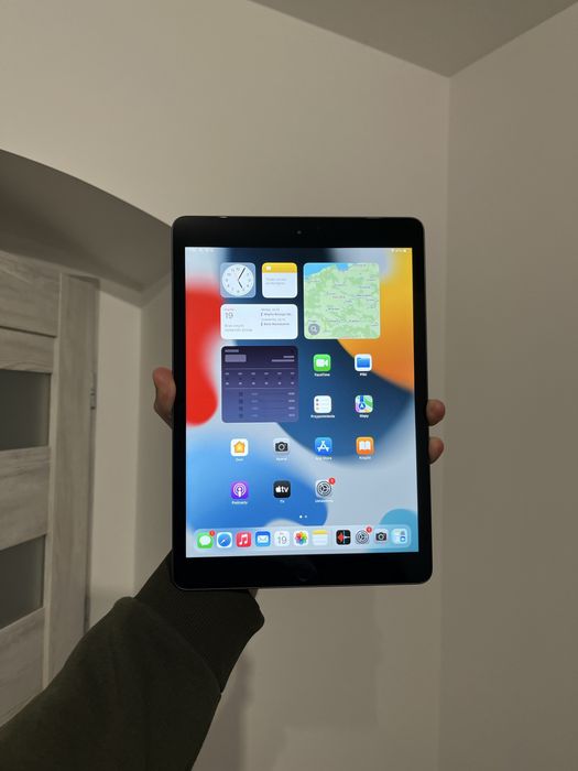 iPad 8th gen 32gb Wi-Fi + Etui