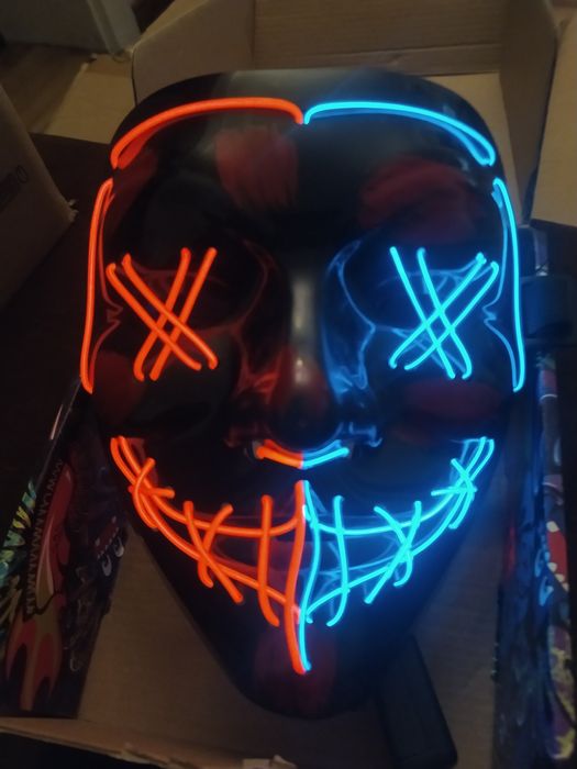 Maska na twarz świecąca