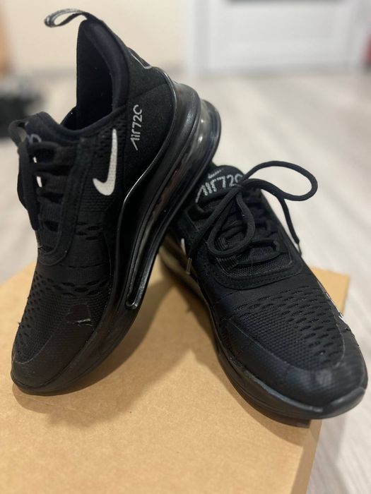 Жіночі кросівки Nike air max 270