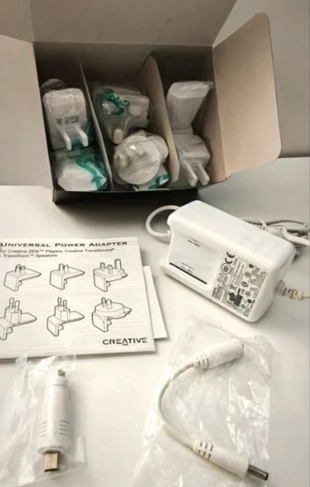 Universal Power Adapter Creative Novo