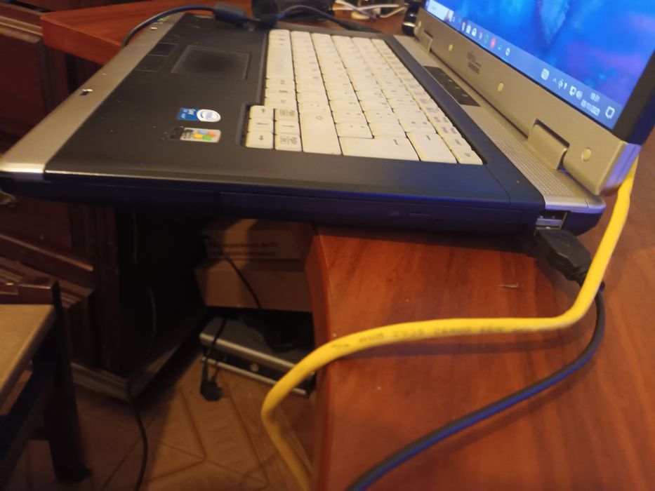 PC portátil " Fugitsu Siemens "